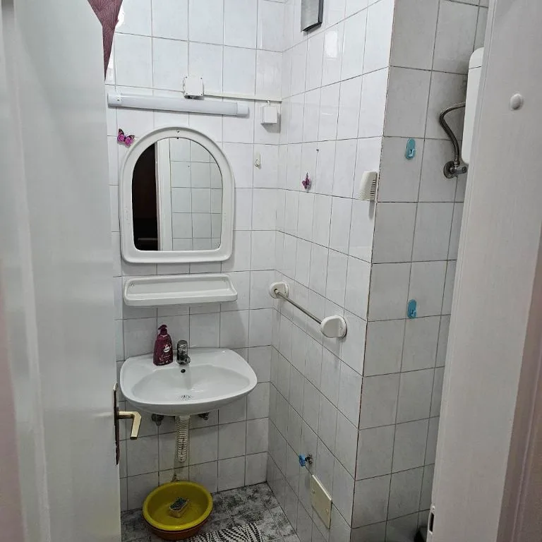 Stan Izdavanje Novi Sad  22 m2