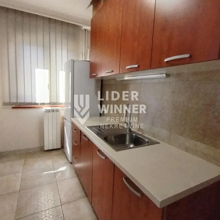 Kuća Izdavanje Beograd Lekino Brdo 500 m2
