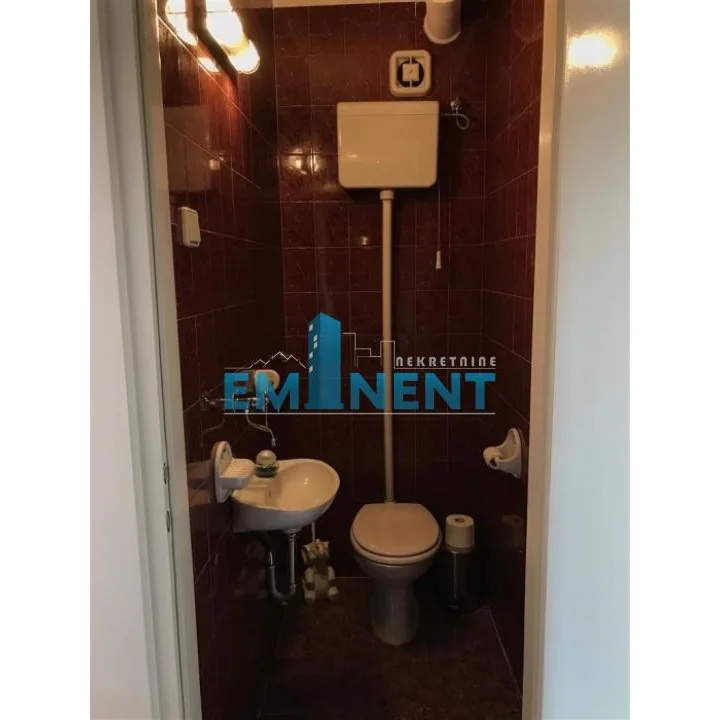 Lokal za izdavanje, Blok 28, Beograd, 82m², 880 €/mes