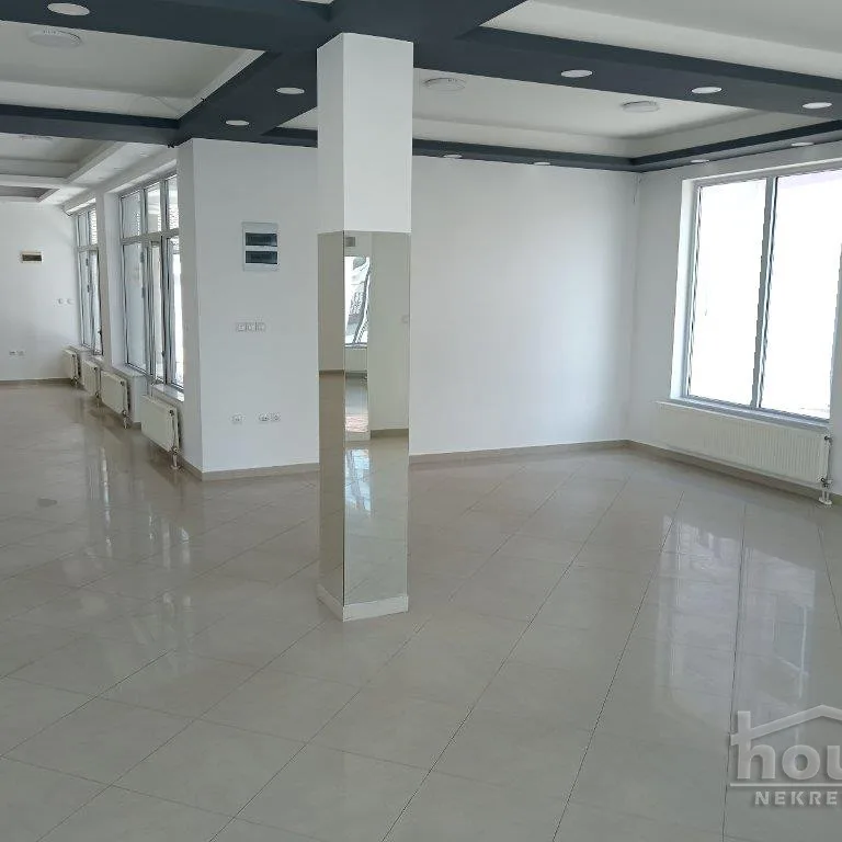 Lokal Prodaja Novi Sad  390 m2