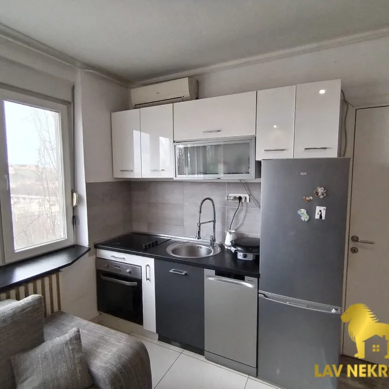 Stan Prodaja Novi Sad  24 m2
