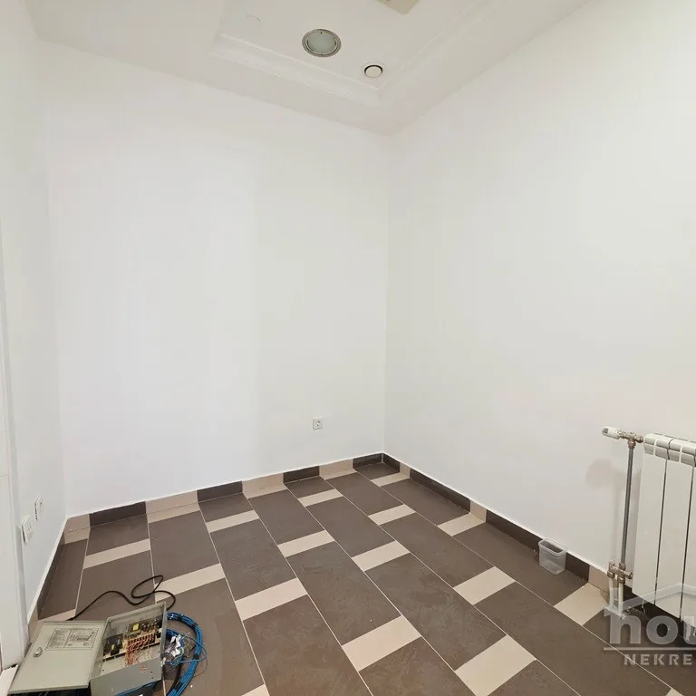 Lokal Izdavanje Novi Sad  245 m2