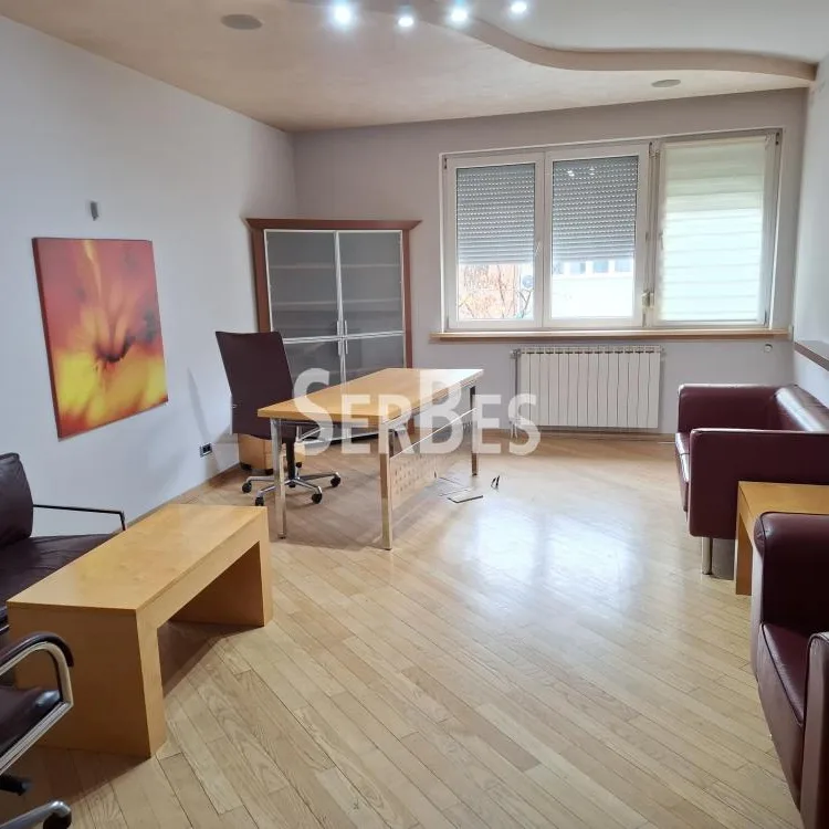 Lokal za izdavanje, Bulevar Oslobođenja, Novi Sad, 254m², 2.000 €/mes