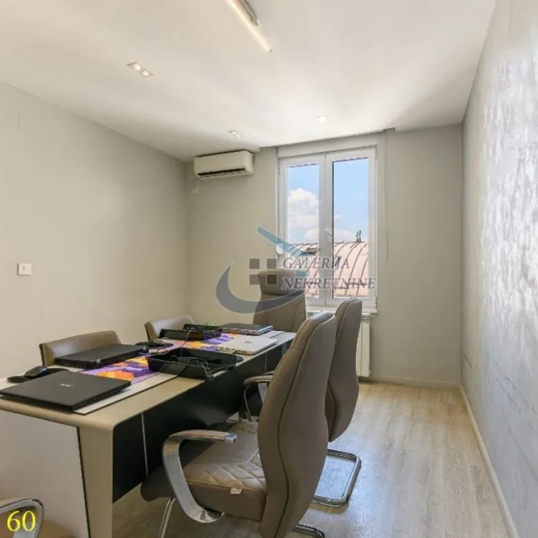 Petosoban stan na prodaju, Đeram Pijaca, Beograd, 118m², 6. sprat, 383.500 €