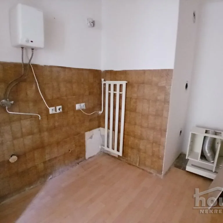 Trosoban stan na prodaju, Centar, Novi Sad, 77m², 2. sprat, 215.600 €