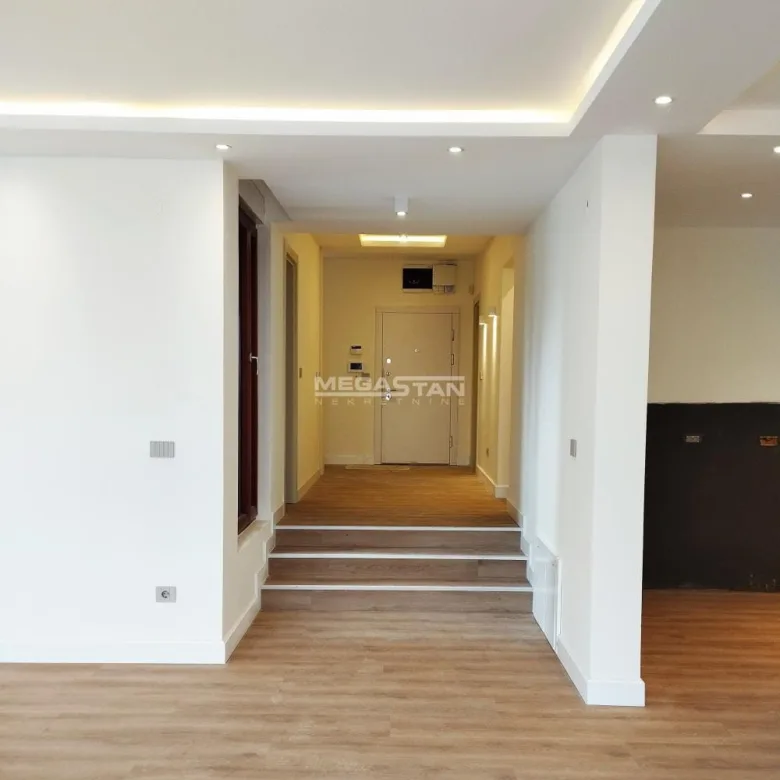 Stan Izdavanje Beograd Senjak 156 m2