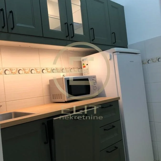 Lokal Izdavanje Novi Sad  113 m2