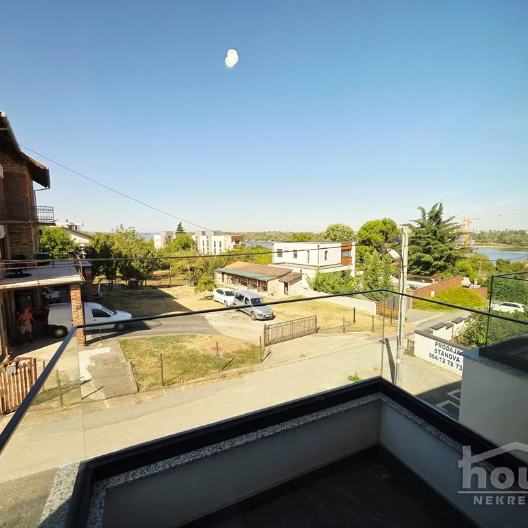 Četvorosoban stan na prodaju, Sremska Kamenica, Novi Sad, 125m², 1. sprat, 306.250 €