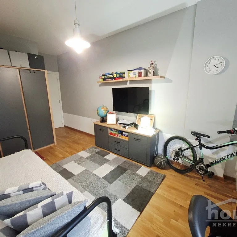 Trosoban stan na prodaju, Avijatičarsko Naselje, Novi Sad, 60m², 3. sprat, 185.900 €