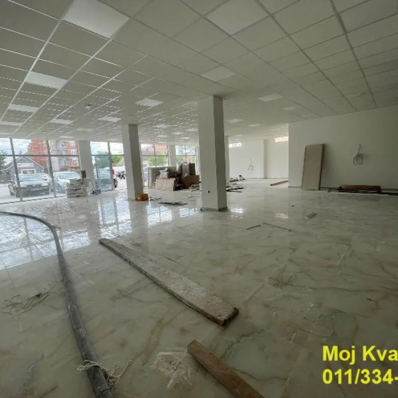 Lokal Izdavanje Stara Pazova  410 m2