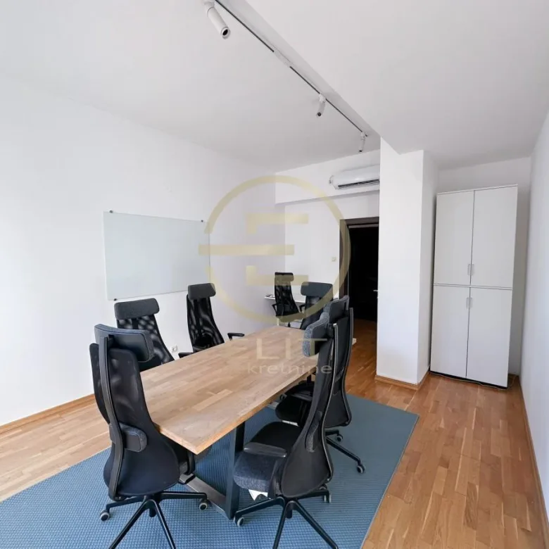 Lokal Izdavanje Novi Sad  312 m2