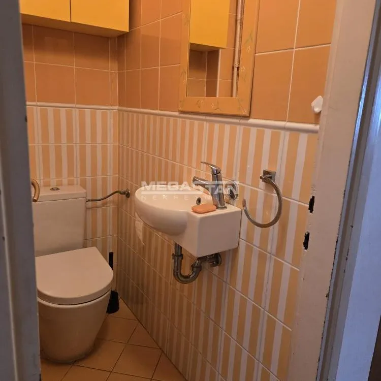 Dvoiposoban stan na prodaju, Kalenić Pijaca, Beograd, 74m², 340.000 €