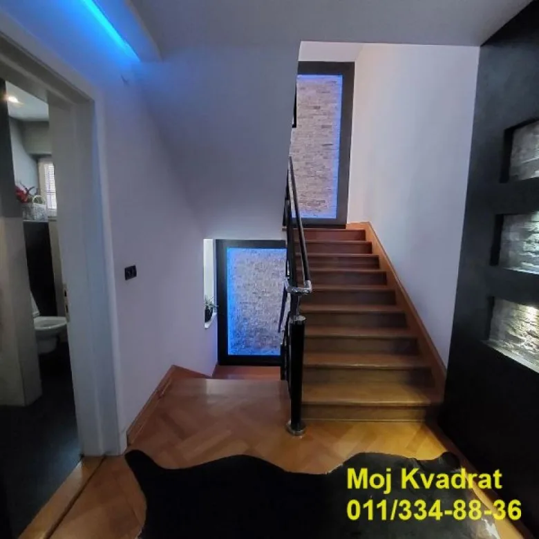 Kuća Prodaja Beograd Banovo Brdo 400 m2
