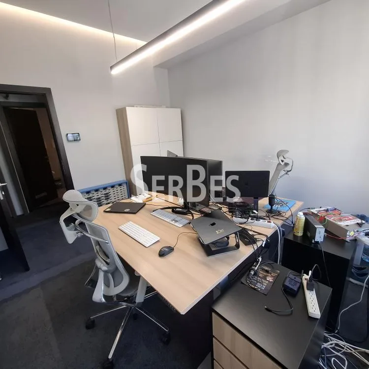 Lokal za izdavanje, Bulevar Oslobođenja, Novi Sad, 153m², 1.936 €/mes