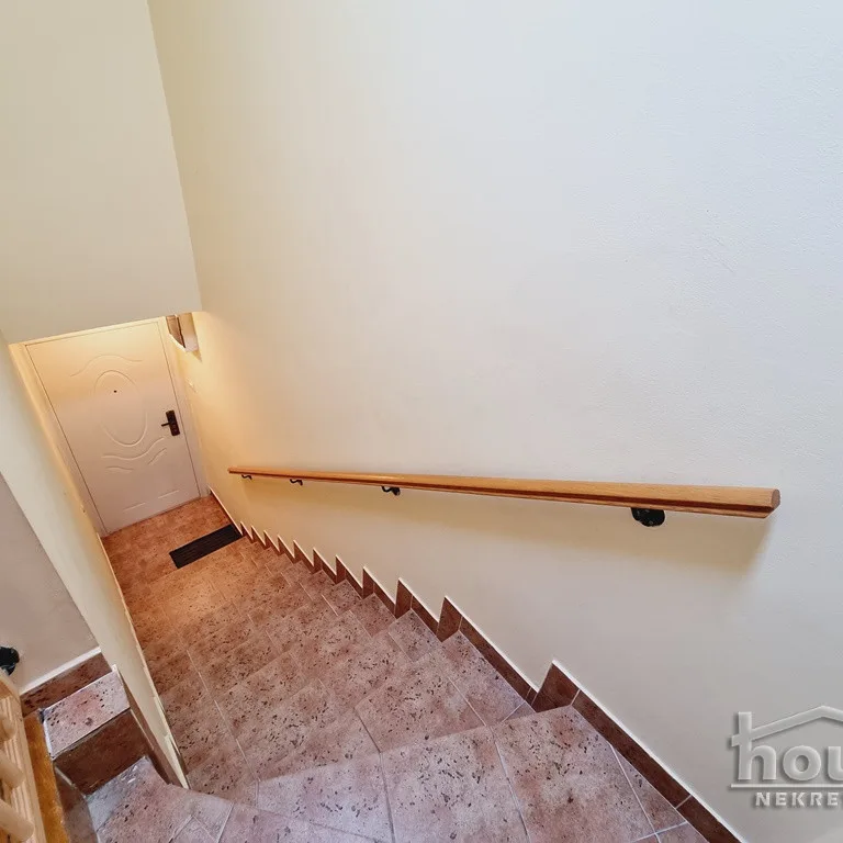 Troiposoban stan na prodaju, Nova Detelinara, Novi Sad, 80m², 5. sprat, 165.000 €