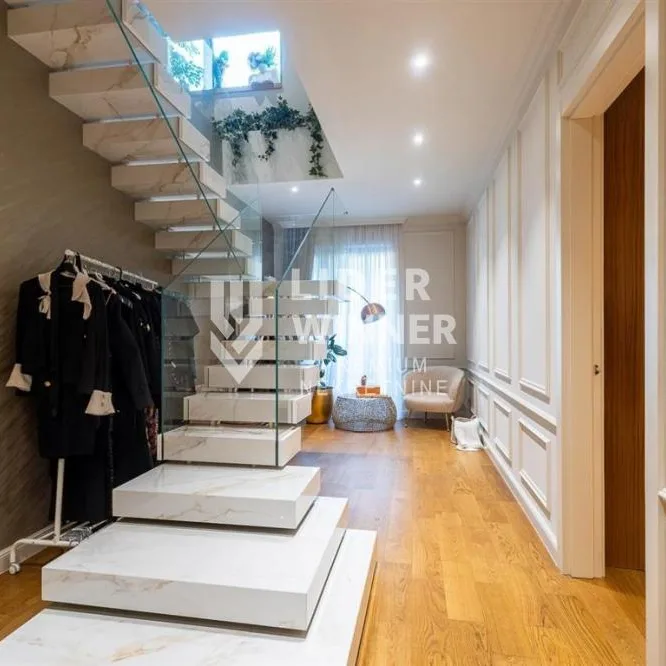 Višesoban stan na prodaju, Dorćol, Beograd, 244m², 1.600.000 €