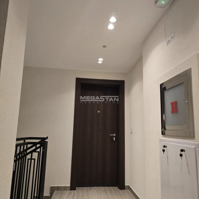 Četvoroiposoban stan na prodaju, Šumice, Beograd, 162m², 476.300 €