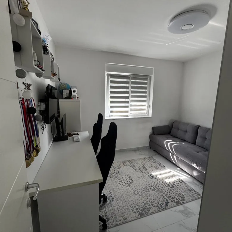Dvoiposoban stan na prodaju, Lipov Gaj, Novi Sad, 57m², 155.000 €