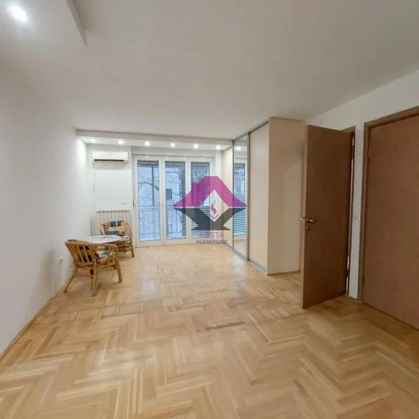 Kuća za izdavanje, Banovo Brdo, Beograd, 142m², 3.500 €/mes