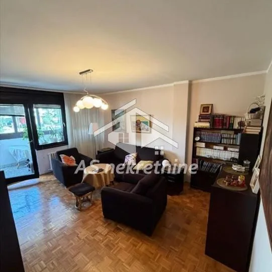 Stan Izdavanje Beograd Blok 72 93 m2