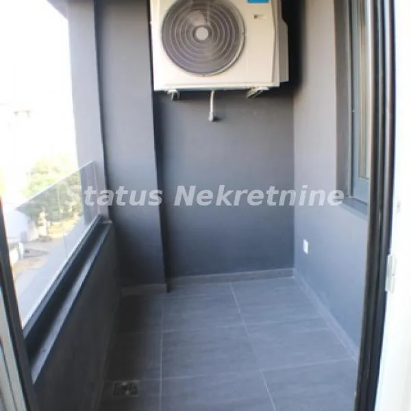 Četvorosoban stan za izdavanje, Centar, Novi Sad, 101m², 1.700 €/mes