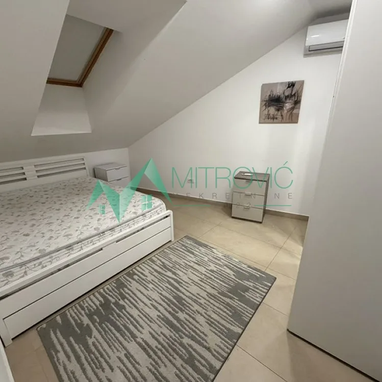 Četvoroiposoban stan za izdavanje, Podbara, Novi Sad, 113m², 1.200 €/mes