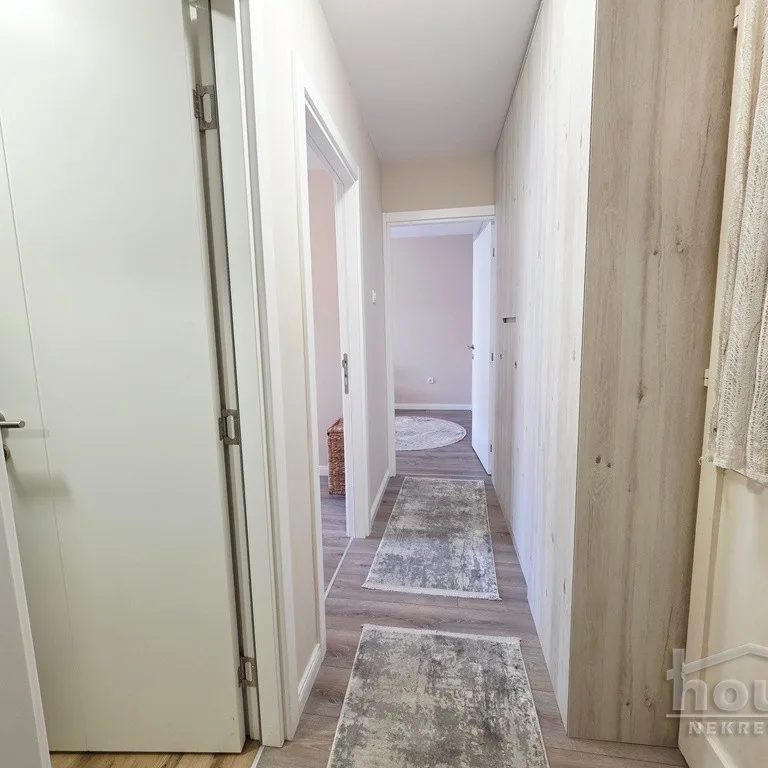 Trosoban stan na prodaju, Socijalno, Novi Sad, 76m², 252.000 €