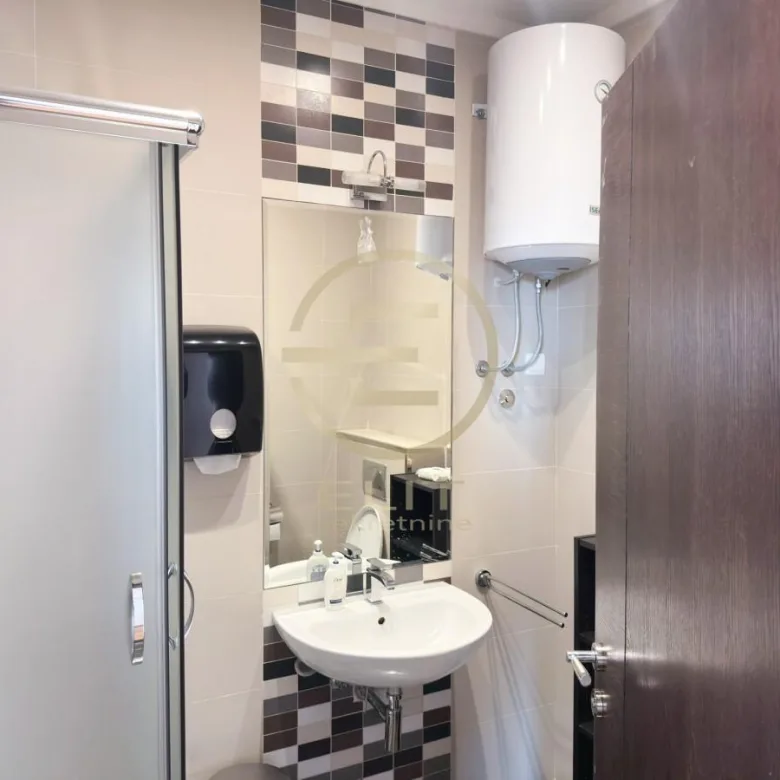 Lokal za izdavanje, Bulevar Oslobođenja, Novi Sad, 312m², 3.850 €/mes