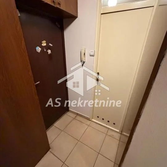 Četvorosoban stan za izdavanje, Blok 72, Beograd, 93m², 1.000 €/mes