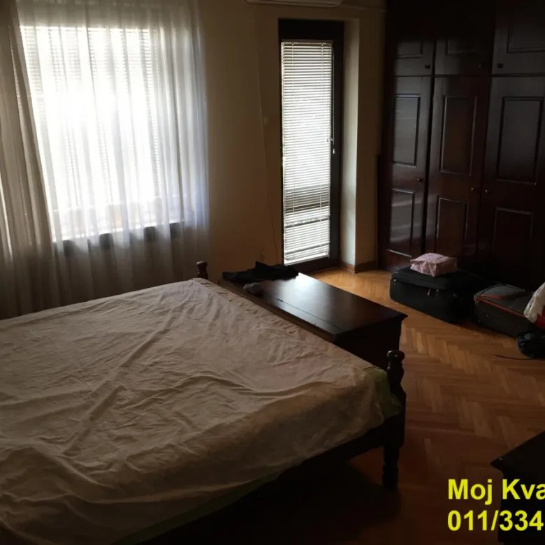 Kuća Izdavanje Beograd Lekino Brdo 260 m2