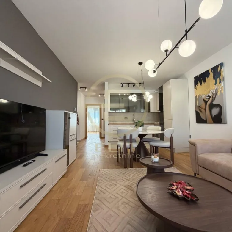 Stan Izdavanje Novi Sad  72 m2