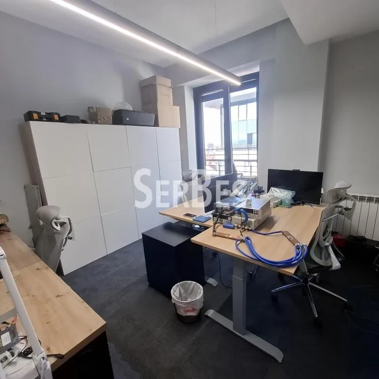 Lokal Izdavanje Novi Sad  153 m2