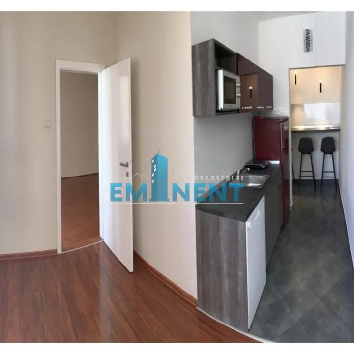 Lokal Izdavanje Beograd Blok 28 82 m2