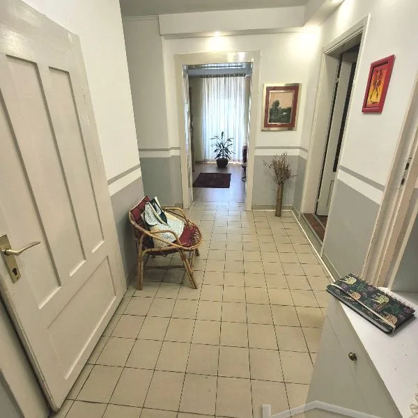 Četvorosoban stan na prodaju, Centar, Novi Sad, 115m², 3. sprat, 290.000 €