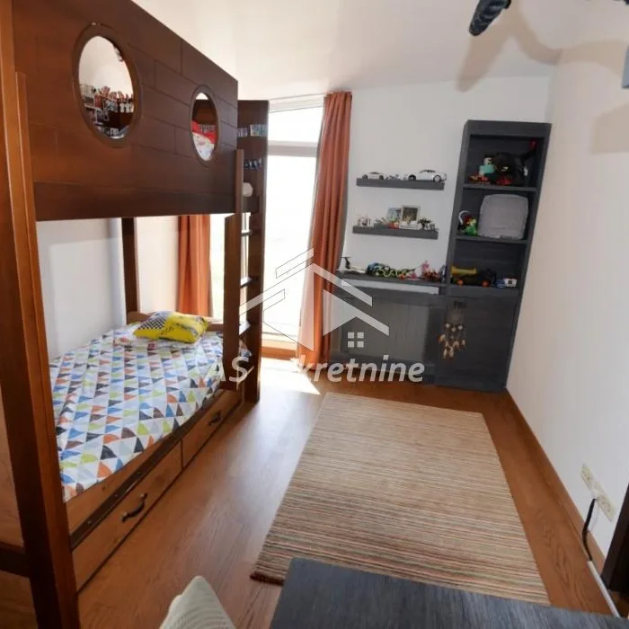 Četvorosoban stan za izdavanje, Dedinje, Beograd, 251m², 2.700 €/mes