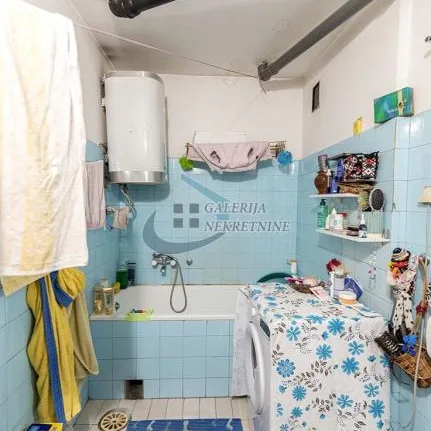 Trosoban stan na prodaju, Hala Pionir, Beograd, 77m², 306.000 €