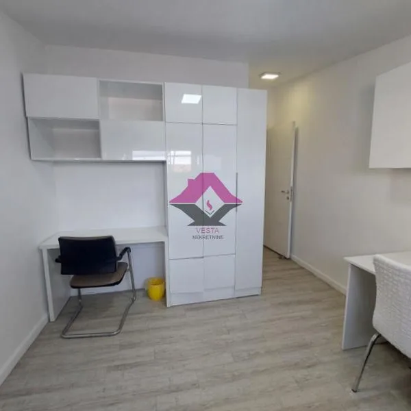Četvoroiposoban stan na prodaju, Đeram Pijaca, Beograd, 118m², 6. sprat, 383.500 €