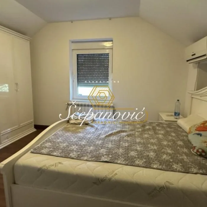 Kuća za izdavanje, Čardak, Novi Sad, 223m², 1.100 €/mes