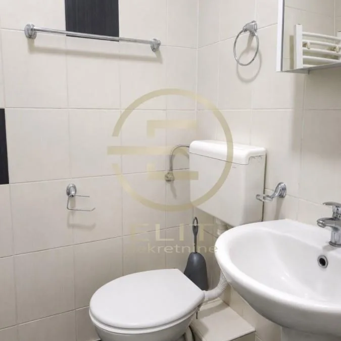 Trosoban stan za izdavanje, Centar, Novi Sad, 78m², 800 €/mes