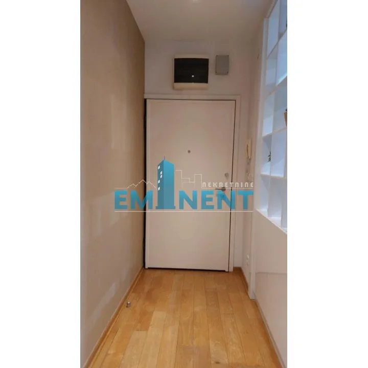 Trosoban stan za izdavanje, Južni Bulevar, Beograd, 73m², 1.400 €/mes