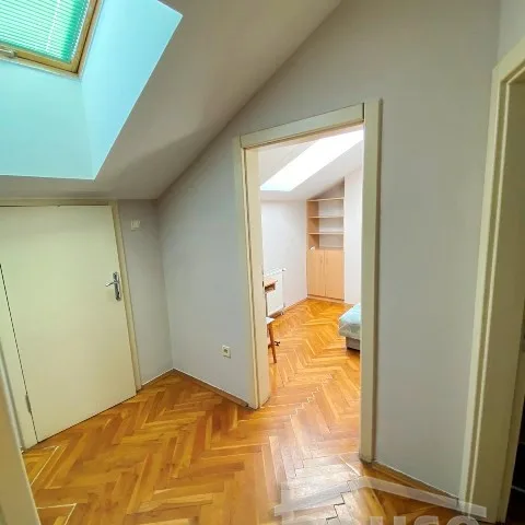 Troiposoban stan na prodaju, Cara Dušana, Novi Sad, 67m², 5. sprat, 150.000 €