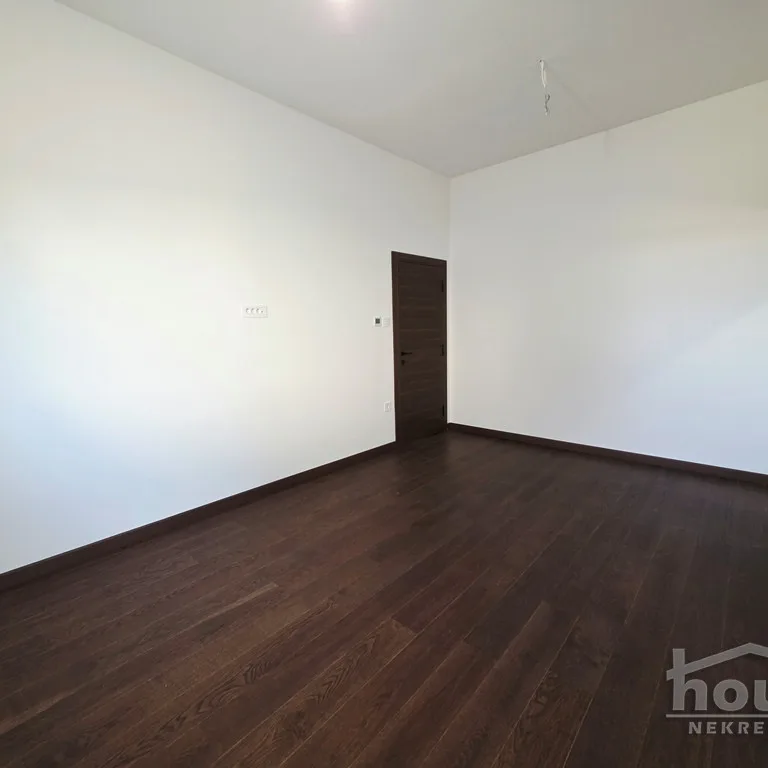 Petosoban stan na prodaju, Sremska Kamenica, Novi Sad, 154m², Visoko prizemlje, 346.500 €