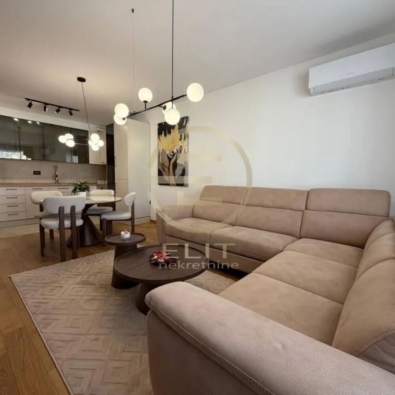 Stan Izdavanje Novi Sad  72 m2