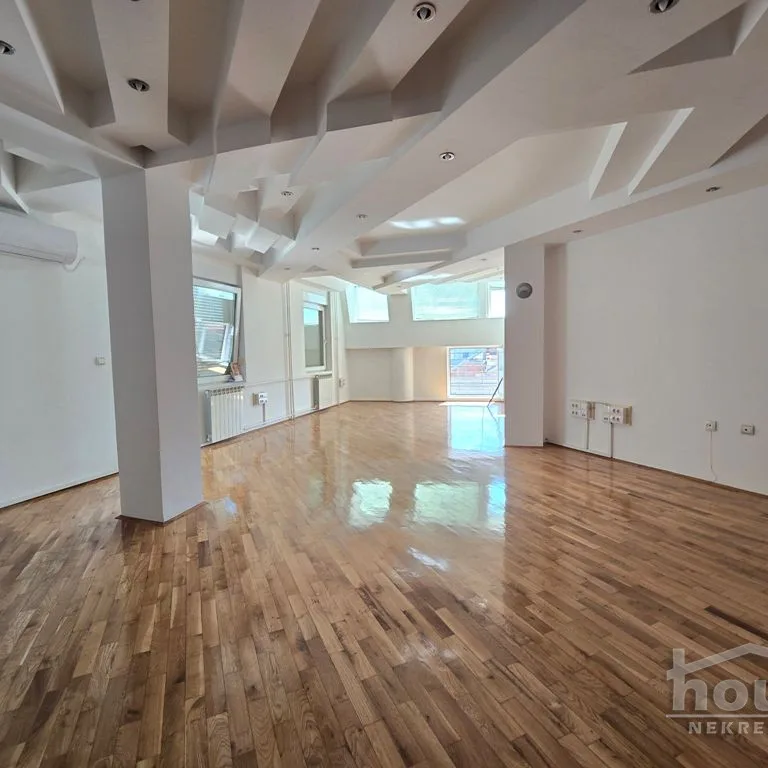 Stan Prodaja Novi Sad  216 m2