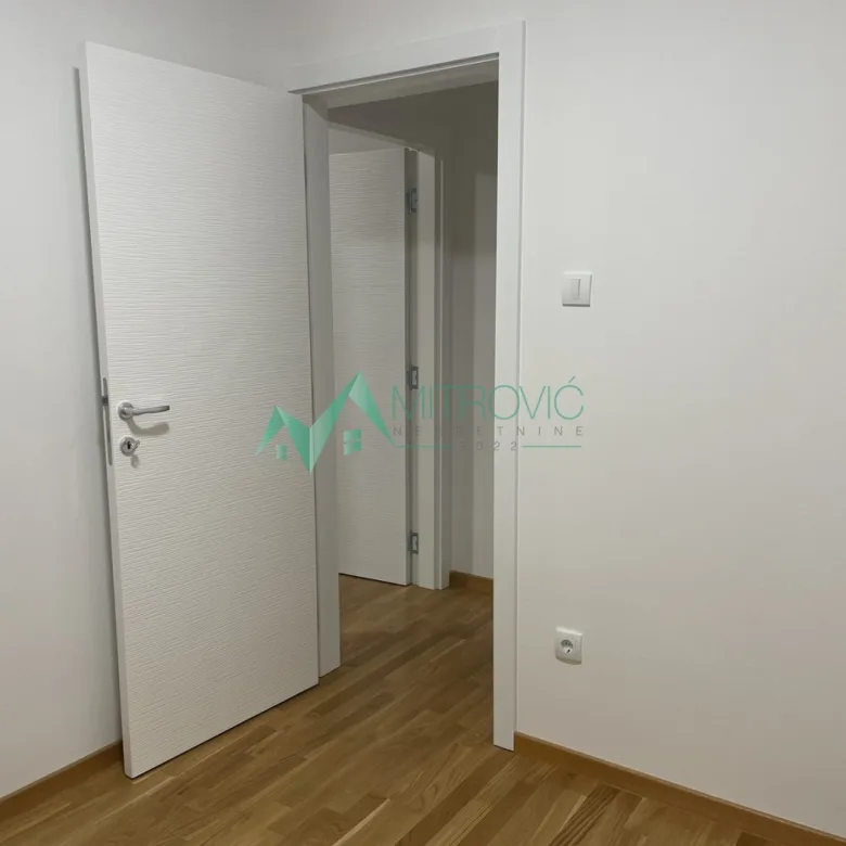 Stan Prodaja Novi Sad  77 m2