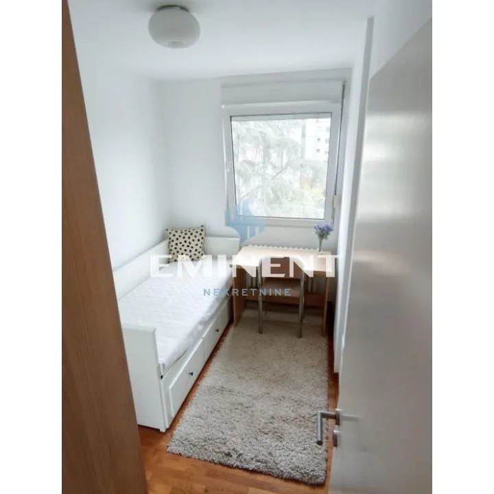 Trosoban stan za izdavanje, Blok 70a, Beograd, 72m², 900 €/mes