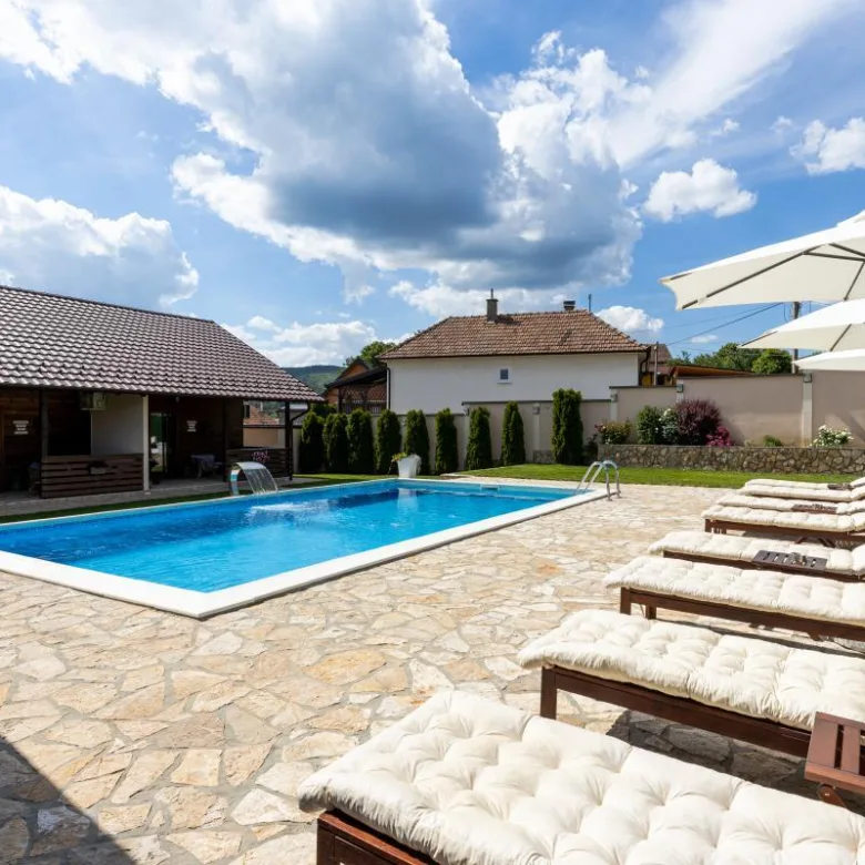 Kuća na prodaju, Vrdnik, Irig, 230m², 597.000 €