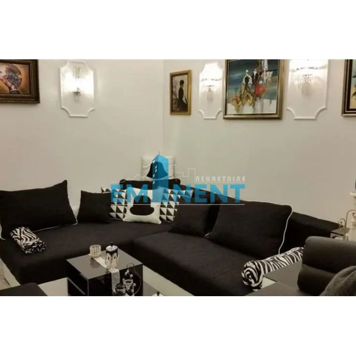 Stan Izdavanje Beograd Gundulićev Venac 27 m2