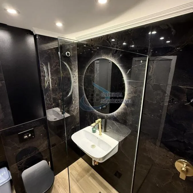 Trosoban stan na prodaju, Đeram Pijaca, Beograd, 70m², 420.000 €