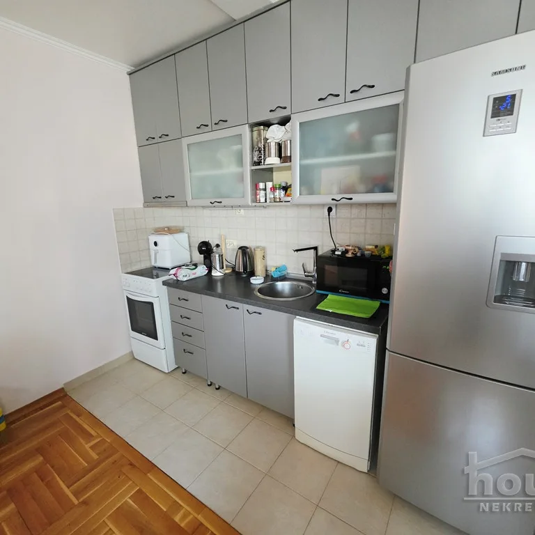 Stan Prodaja Novi Sad  85 m2